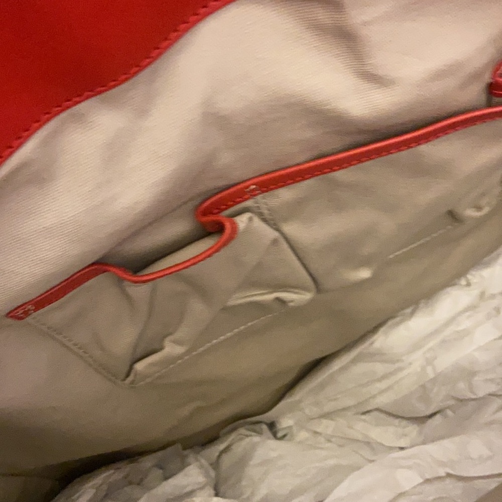 NWT Tory Burch Meredith Tote with color damage - Picture 6 of 7